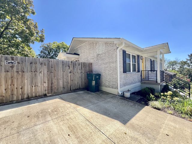 207 N Cedar Ln, Pulaski, TN 38478