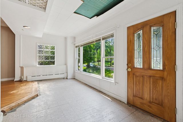 2946 W Wilson Avenue, Chicago, IL 60625