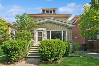2946 W Wilson Avenue, Chicago, IL 60625