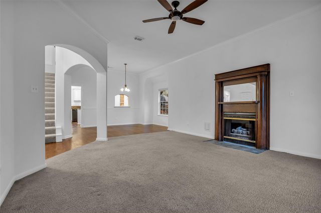 701 Ravensworth Drive, Conroe, TX 77302