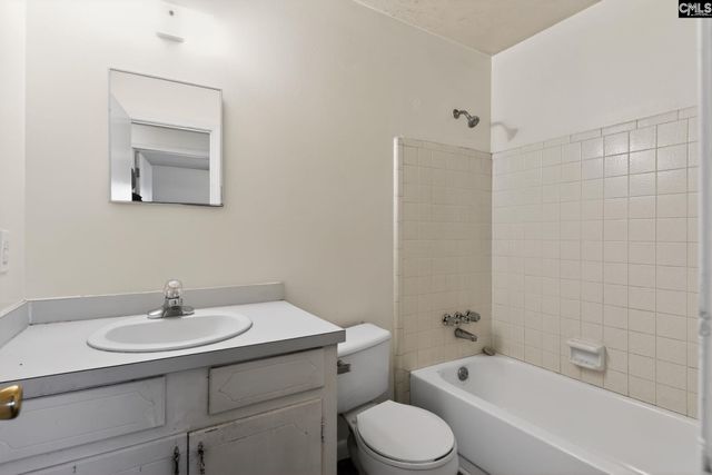 121 Gatlin Drive, Hopkins, SC 29061