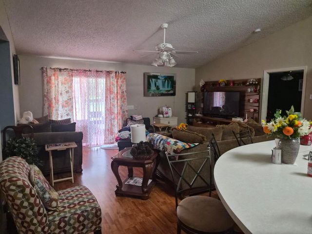 681 NW Thuringer St Street NW, Palm Bay, FL 32907