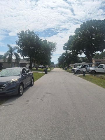 681 NW Thuringer St Street NW, Palm Bay, FL 32907
