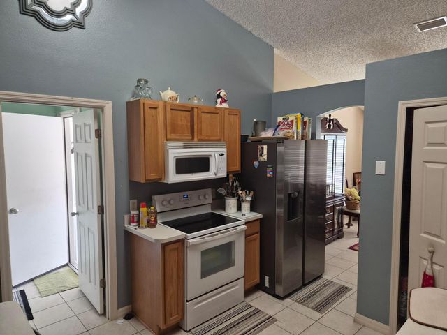 681 NW Thuringer St Street NW, Palm Bay, FL 32907