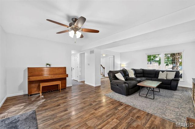 229 Cole Boulevard, St Charles, MO 63301