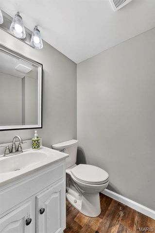 229 Cole Boulevard, St Charles, MO 63301