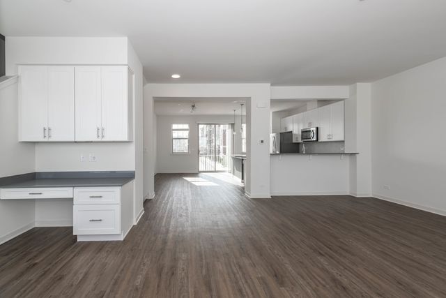 21599 W Field Court 21663, Deer Park, IL 60010