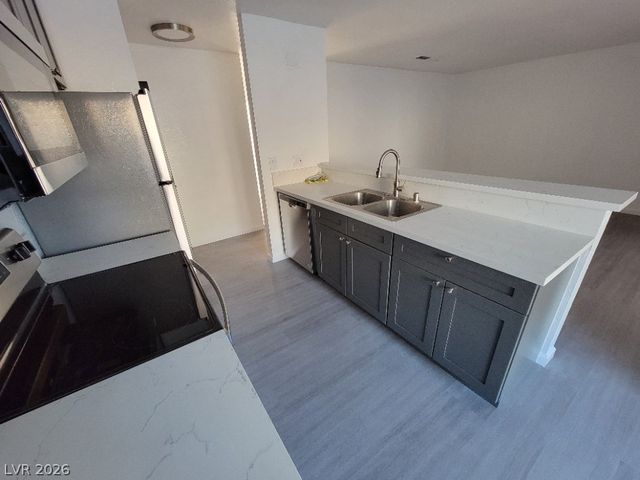 2771 MOUNTAIN VISTA Street B, Las Vegas, NV 89121