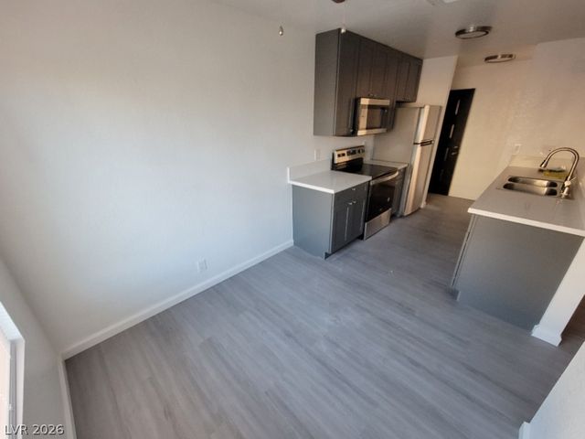 2771 MOUNTAIN VISTA Street B, Las Vegas, NV 89121