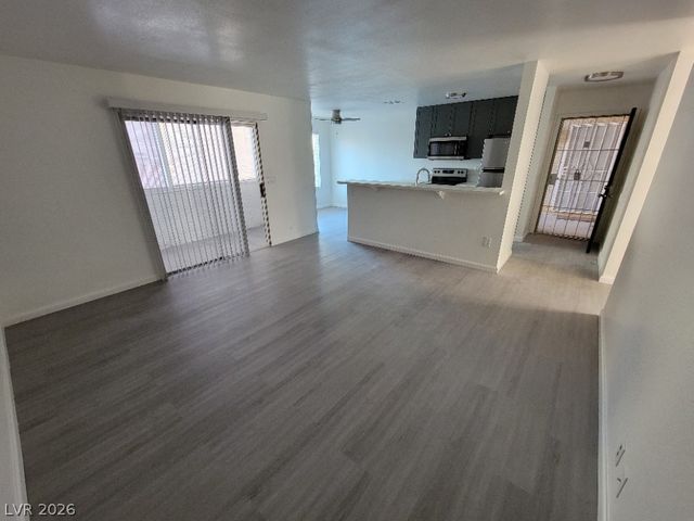 2771 MOUNTAIN VISTA Street B, Las Vegas, NV 89121