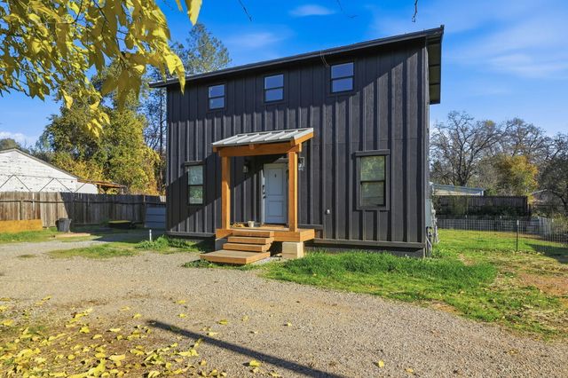 1225 Grand River Avenue, Shasta Lake, CA 96019