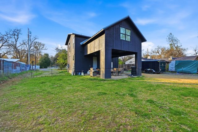 1225 Grand River Avenue, Shasta Lake, CA 96019