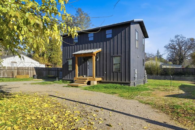 1225 Grand River Avenue, Shasta Lake, CA 96019