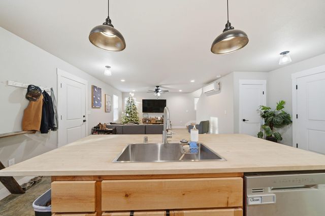 1225 Grand River Avenue, Shasta Lake, CA 96019