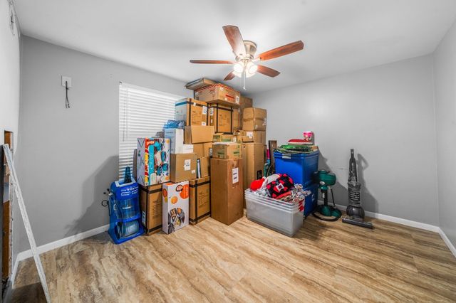 711 Cardinal Dr, Kerrville, TX 78028