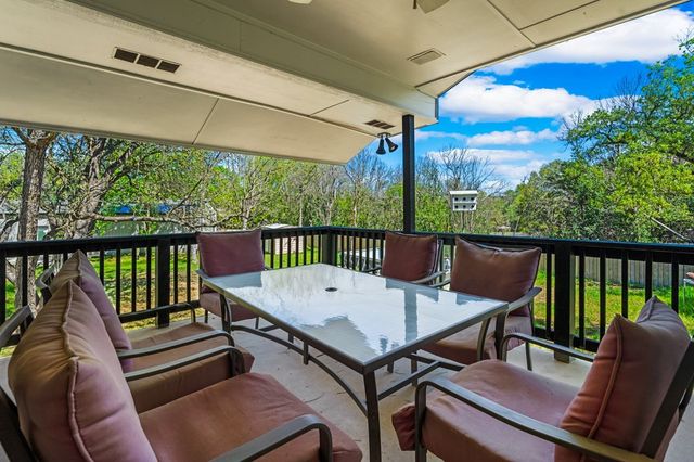 711 Cardinal Dr, Kerrville, TX 78028