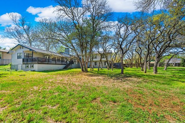 711 Cardinal Dr, Kerrville, TX 78028