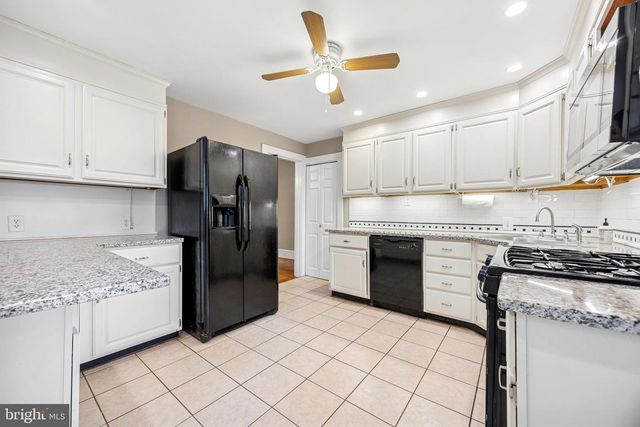 437 ROXBOROUGH AVE, Philadelphia, PA 19128