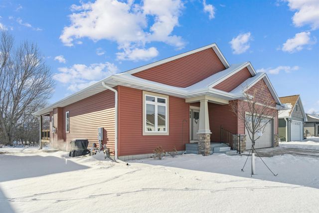 4320 Autumn Ridge Road, Cedar Falls, IA 50613