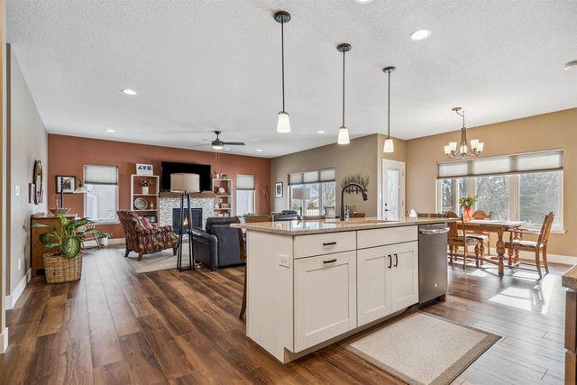 4320 Autumn Ridge Road, Cedar Falls, IA 50613