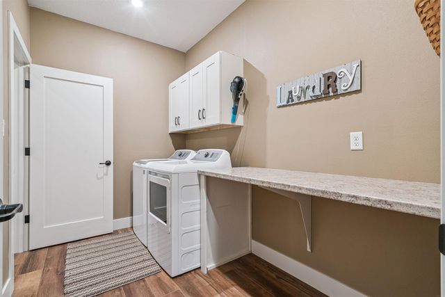 4320 Autumn Ridge Road, Cedar Falls, IA 50613