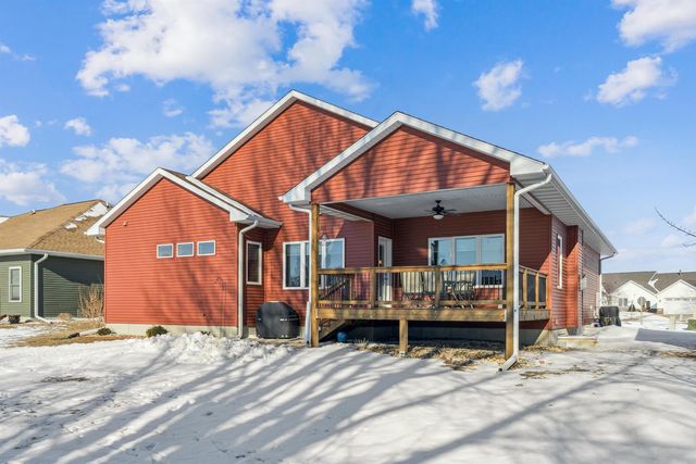 4320 Autumn Ridge Road, Cedar Falls, IA 50613