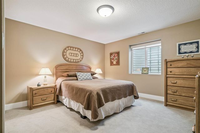 4320 Autumn Ridge Road, Cedar Falls, IA 50613