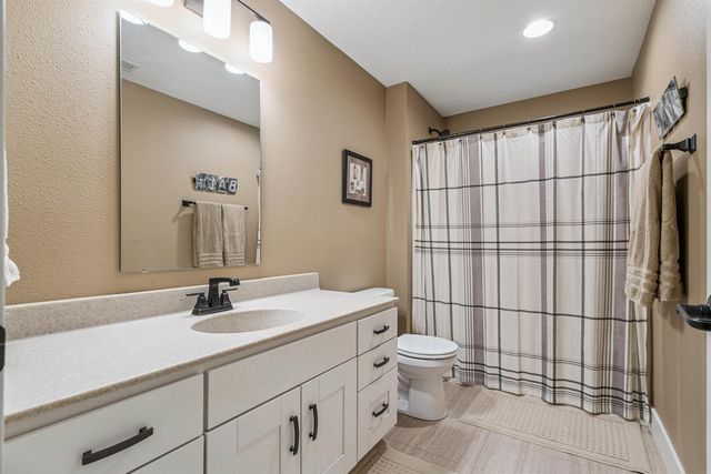 4320 Autumn Ridge Road, Cedar Falls, IA 50613