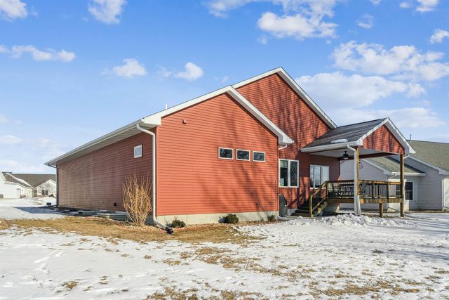 4320 Autumn Ridge Road, Cedar Falls, IA 50613