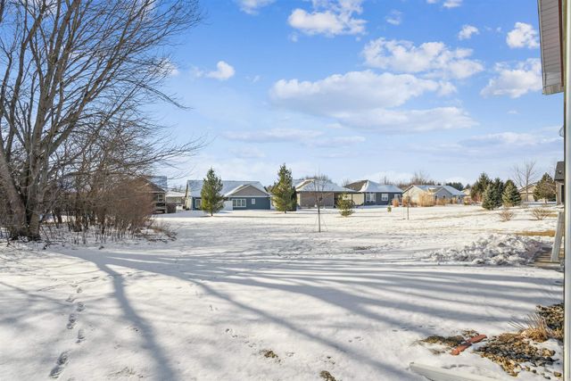 4320 Autumn Ridge Road, Cedar Falls, IA 50613