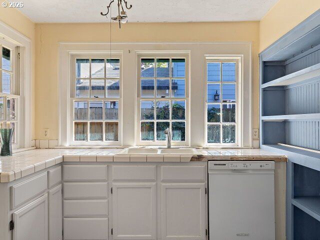 817 Nw EARL Ave, Gresham, OR 97030