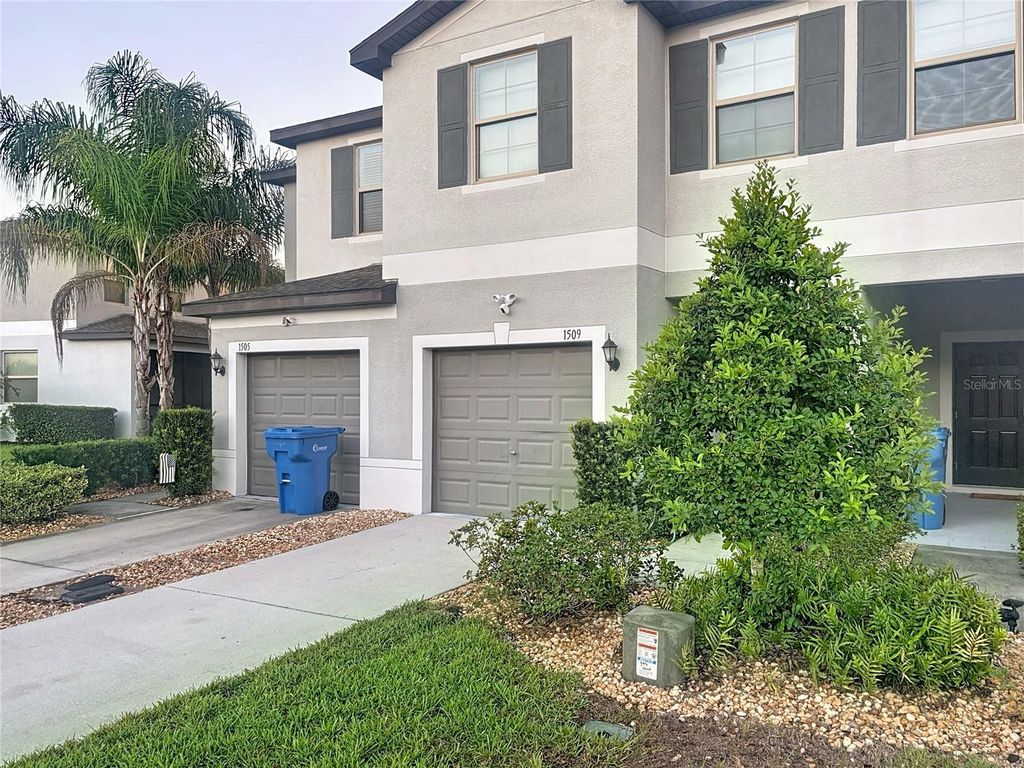Image 4 of property listing at 1509 CASSIUS STREET, Lutz, FL 33549