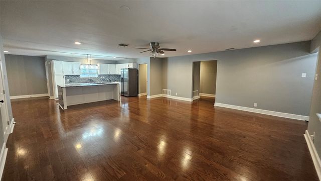 3446 Silverwood Lane, Dallas, TX 75233