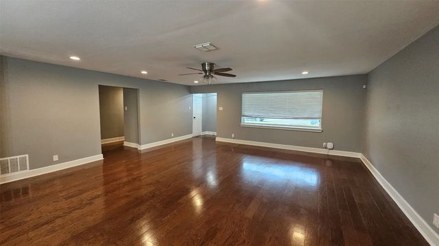 3446 Silverwood Lane, Dallas, TX 75233