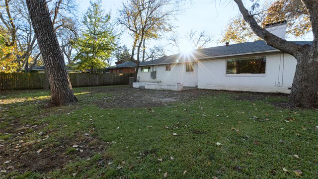 3446 Silverwood Lane, Dallas, TX 75233