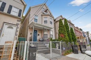 1110 Hampton Pl, Elizabeth City, NJ 07201