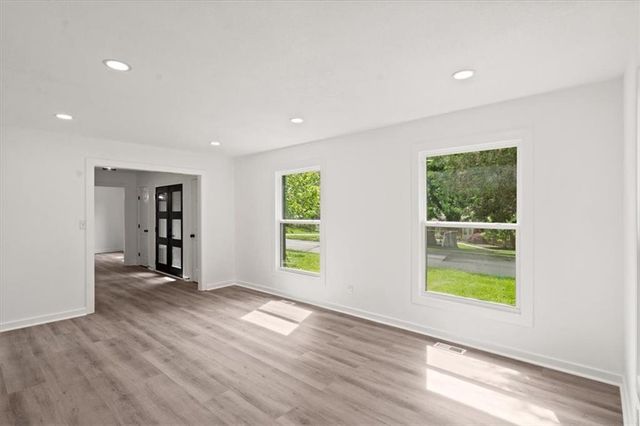 307 S Sunset Lane, Raymore, MO 64083