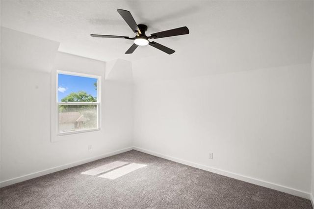 307 S Sunset Lane, Raymore, MO 64083