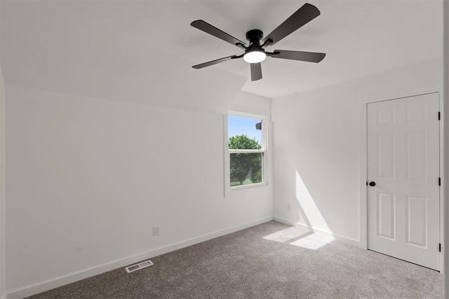 307 S Sunset Lane, Raymore, MO 64083