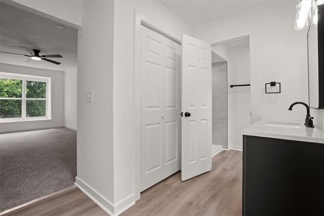 307 S Sunset Lane, Raymore, MO 64083