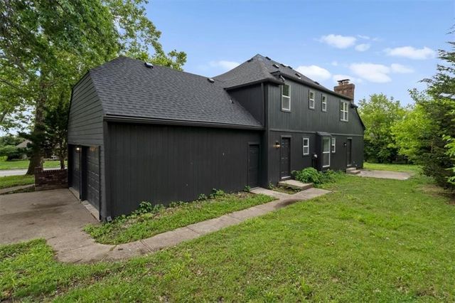 307 S Sunset Lane, Raymore, MO 64083