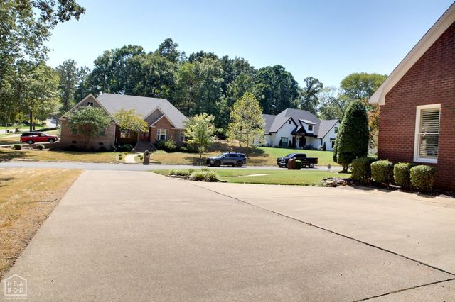 2206 Byrne Wood Drive, Jonesboro, AR 72404