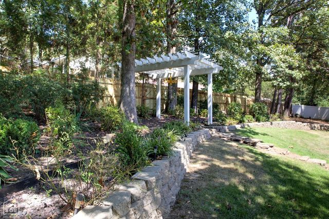 2206 Byrne Wood Drive, Jonesboro, AR 72404