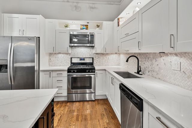 2626 N Lincoln Avenue 303, Chicago, IL 60614