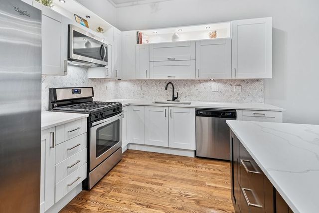 2626 N Lincoln Avenue 303, Chicago, IL 60614
