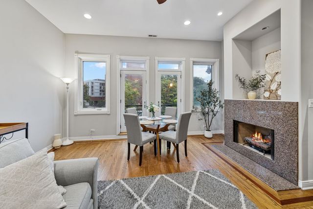 2626 N Lincoln Avenue 303, Chicago, IL 60614