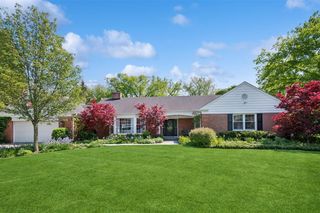 2407 Iroquois Road, Wilmette, IL 60091