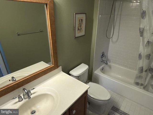 211 HOLLAND AVE, Ardmore, PA 19003