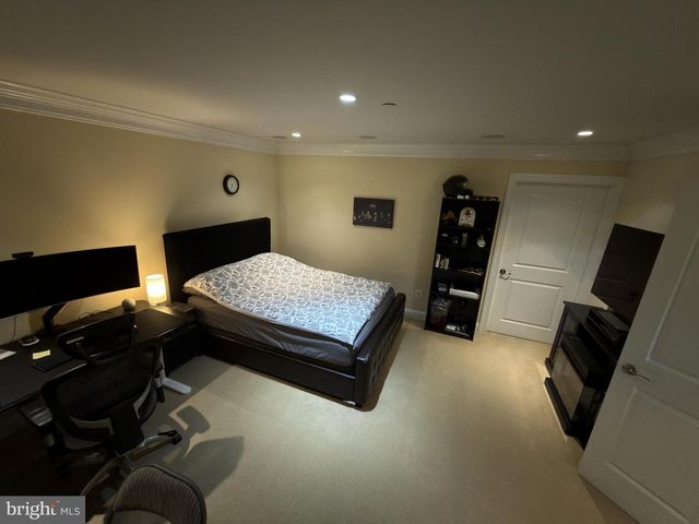 211 HOLLAND AVE, Ardmore, PA 19003
