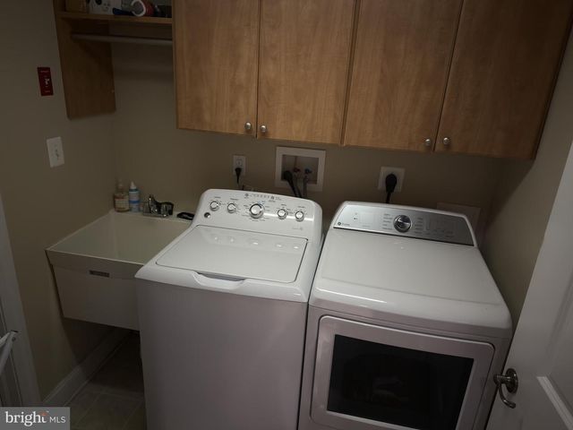 211 HOLLAND AVE, Ardmore, PA 19003